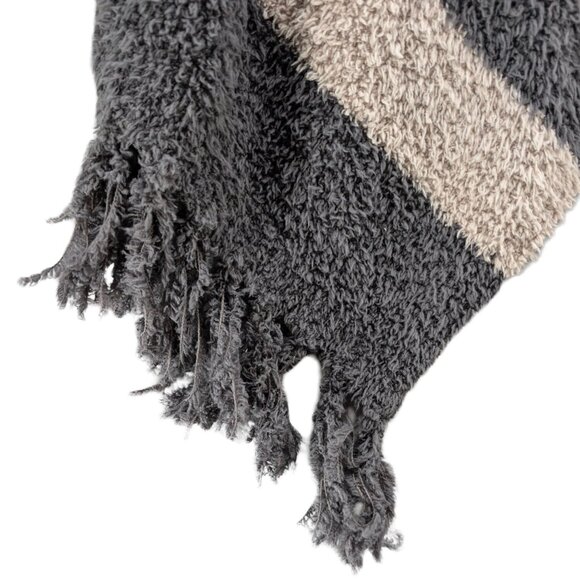 Barefoot Dreams CozyChic Malibu Wrap Womens Grey Cream Chenille Fringe Size OS - Picture 7 of 7